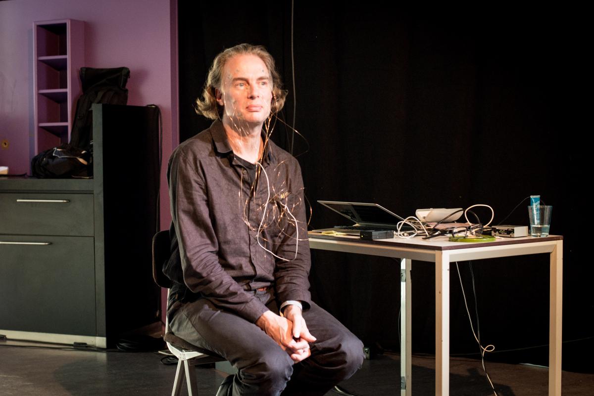 Arthur Elsenaar at the Modern Body Festival in The Hague