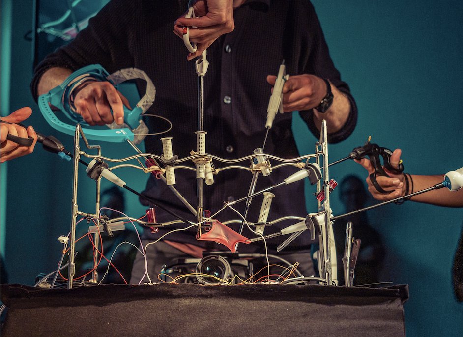 Cross Pollination S03 E01 – Medical Machines, Improvisation & Aesthetics of our Insides